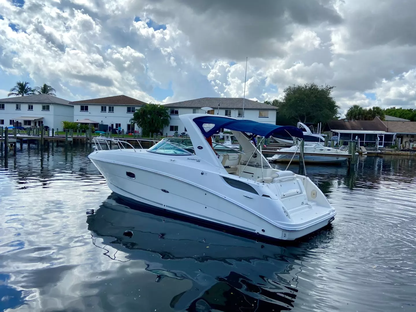 2013 Sea Ray 310 Sundancer - Image 2