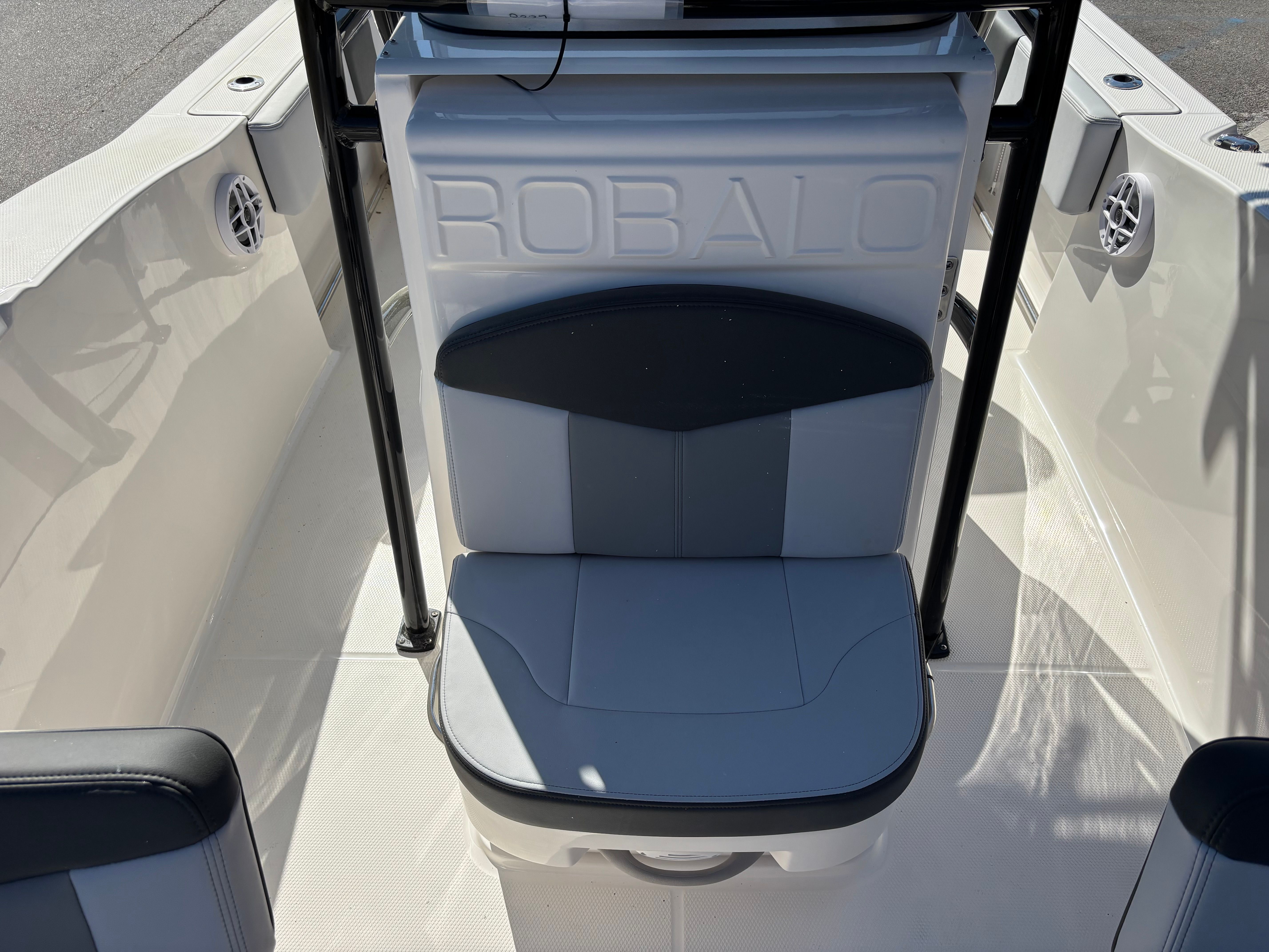 2026 ROBALO 202 EX - Image 6