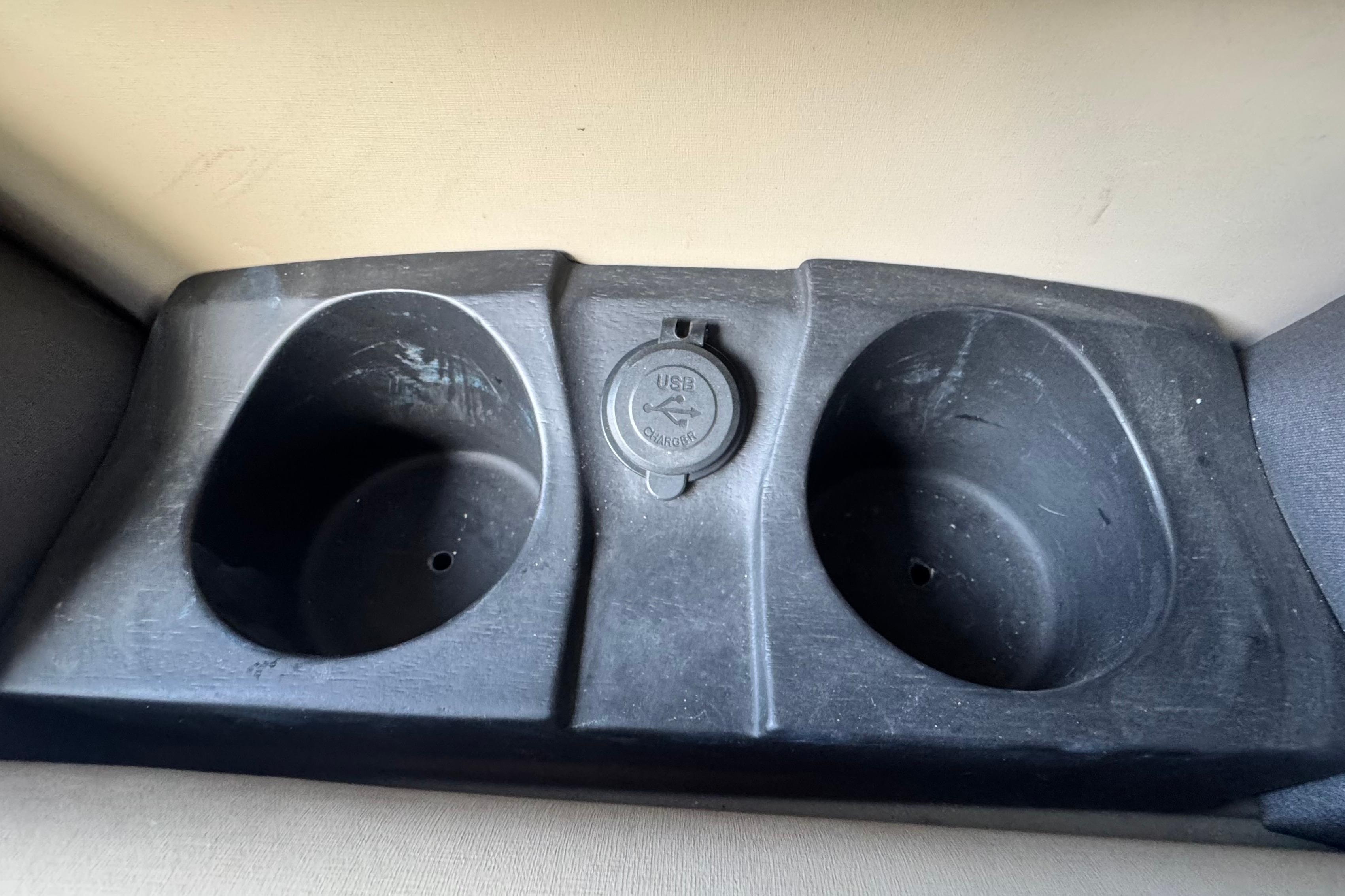 2023 Sylvan L5 CLZ cup holders with USB charging port.