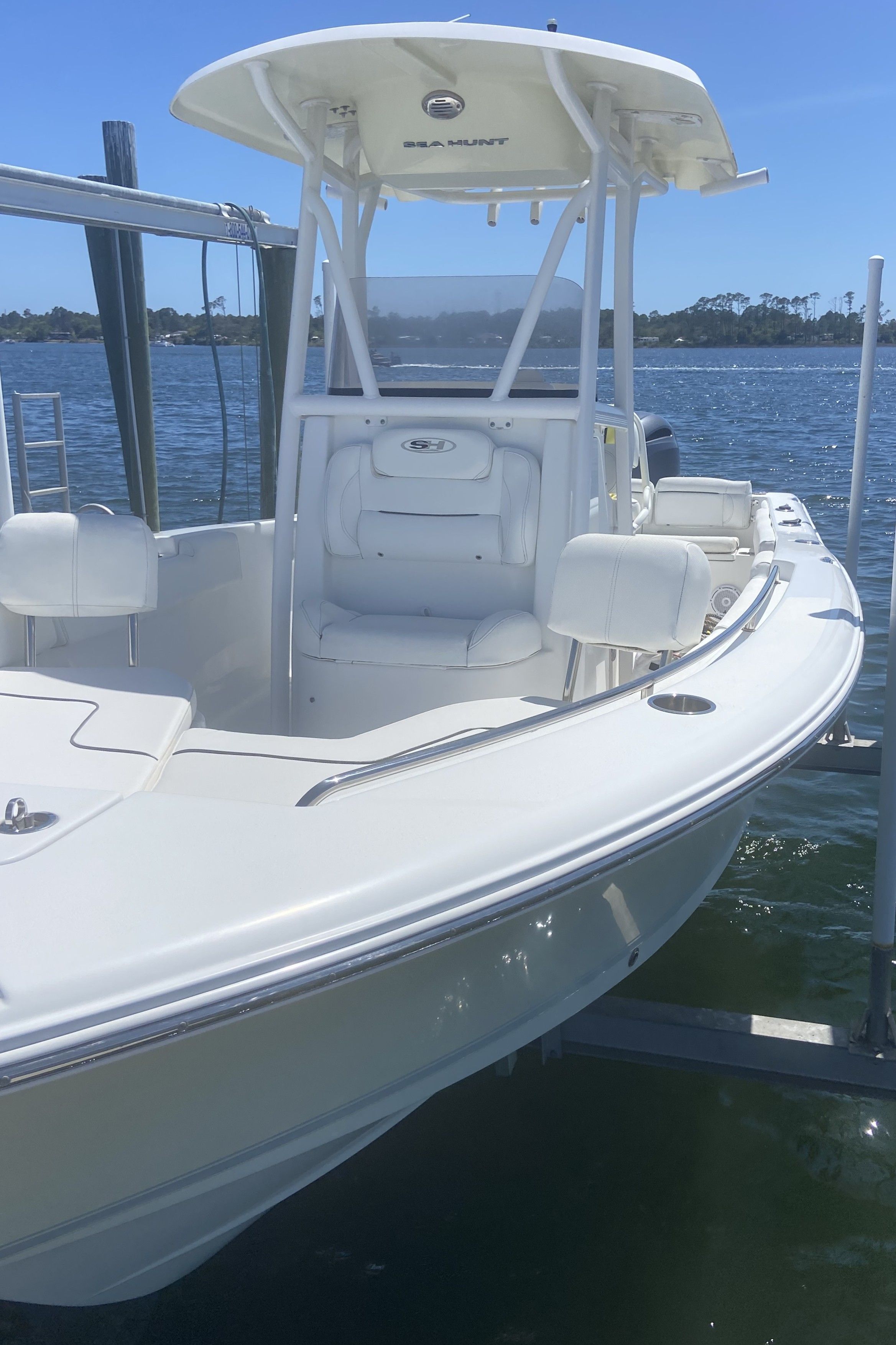 2017 Sea Hunt Ultra 225 - 13