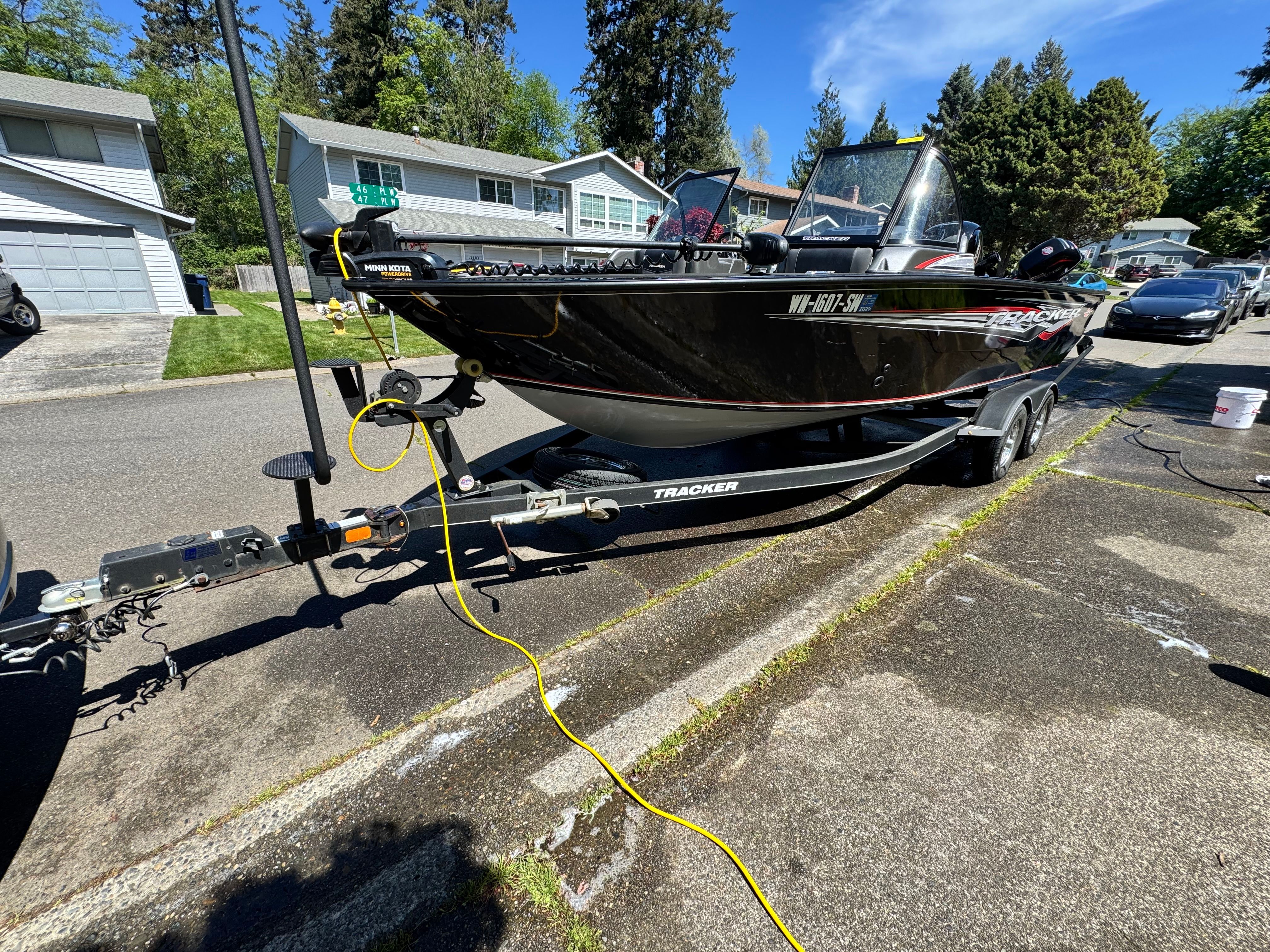 2020 Bass Tracker Targa V 19