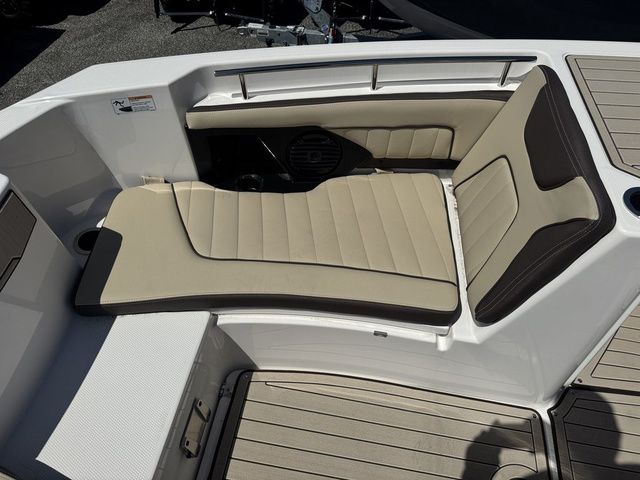 2026 Yamaha Boats 255 FSH Sport E - 19
