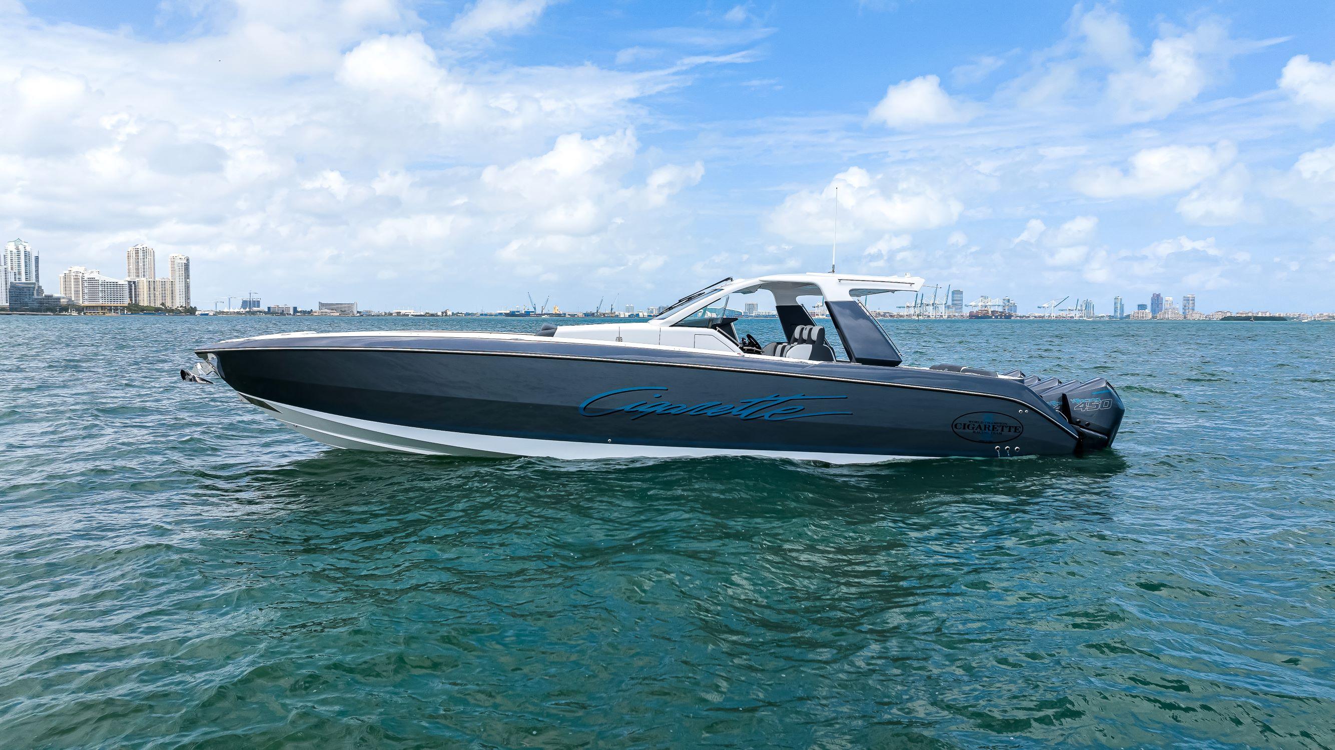 2022 Cigarette 42' Auroris