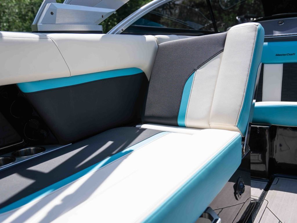 2019 MasterCraft X24 - 7
