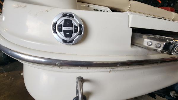 2001 Sea Ray 210 Signature - 9