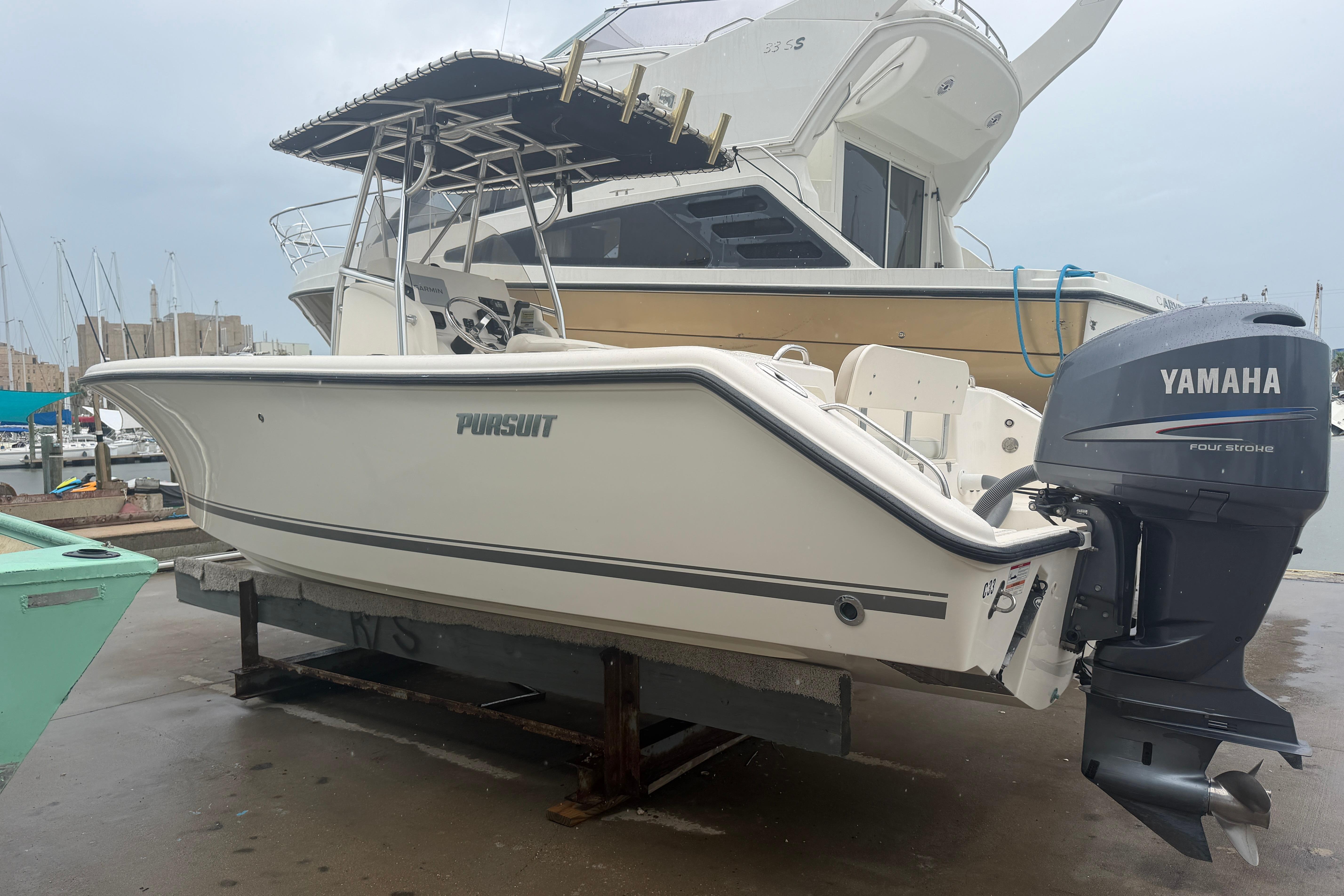 2008 Pursuit C 230 Center Console