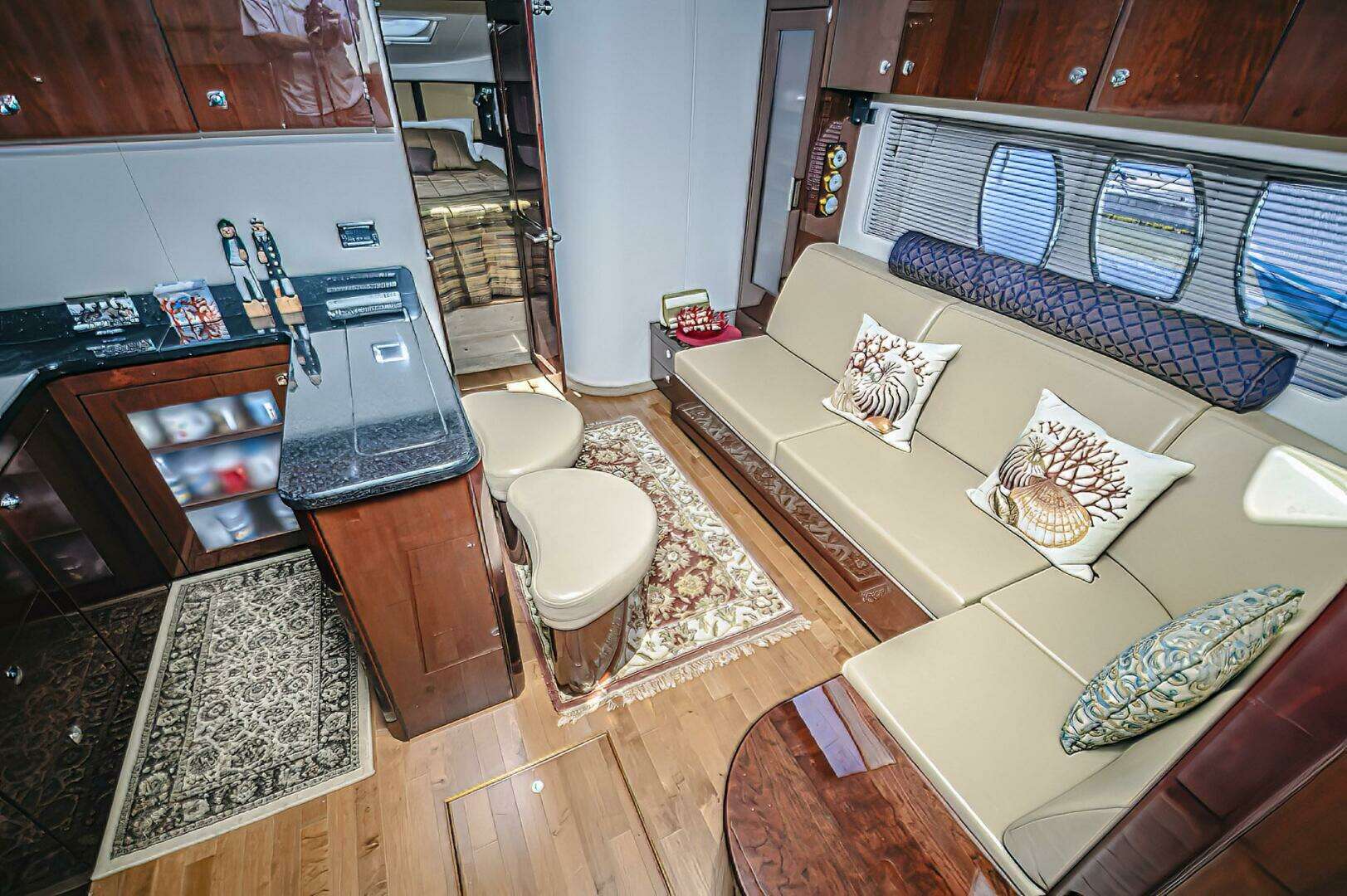 2011 Sea Ray 580 Sundancer - Image 23