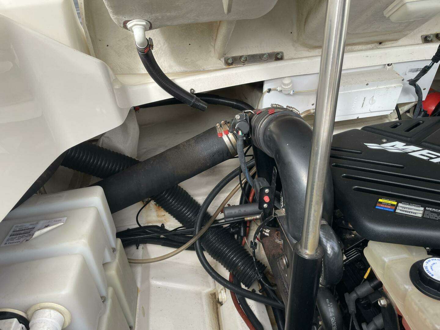 2008 Sea Ray 270 SLX - Image 29