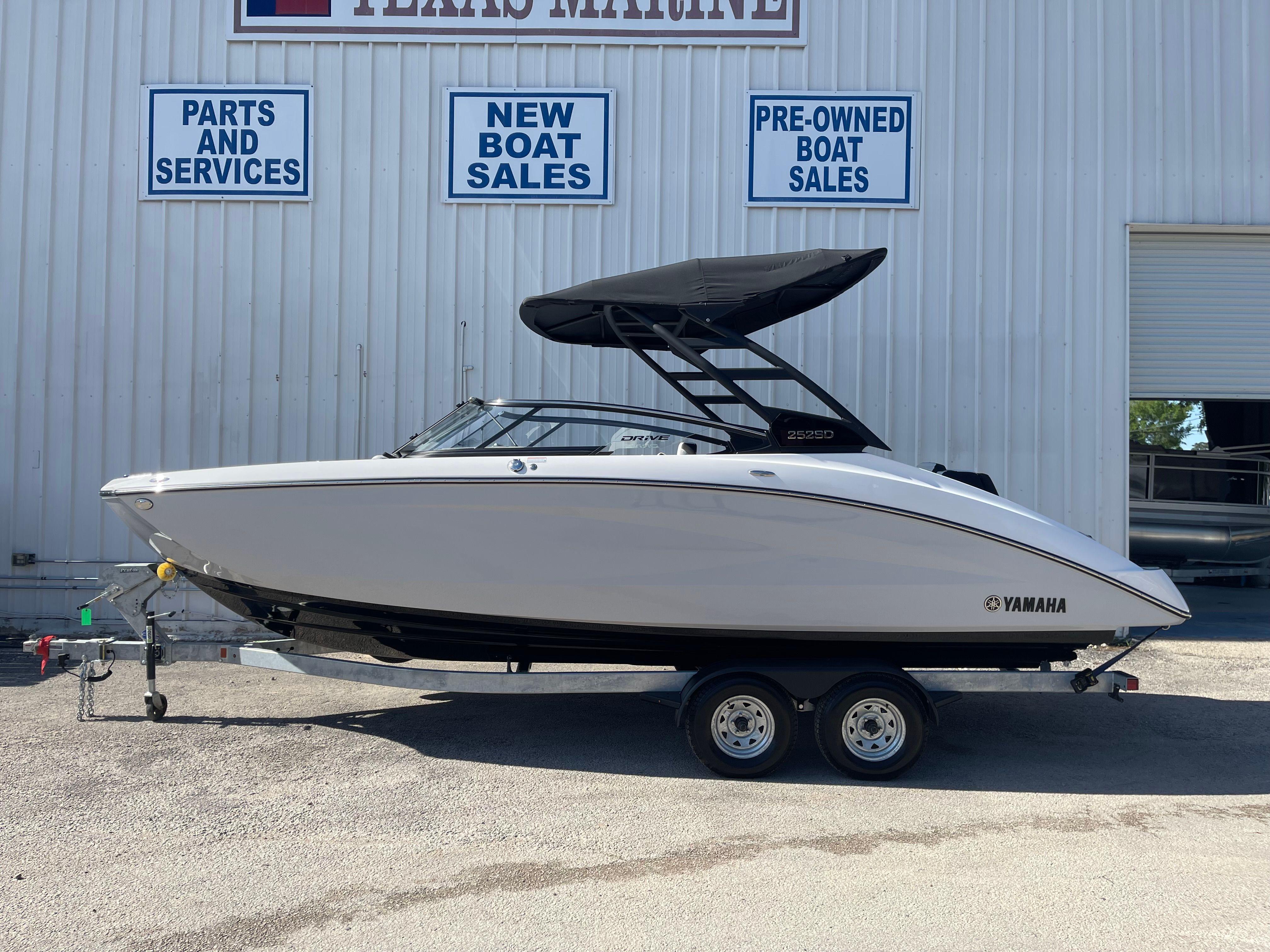 2025 Yamaha Boats 252SD
