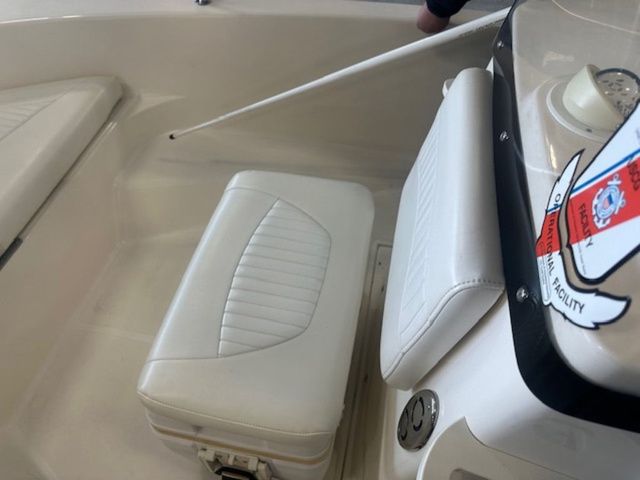 2002 Boston Whaler 180 Dauntless - 10