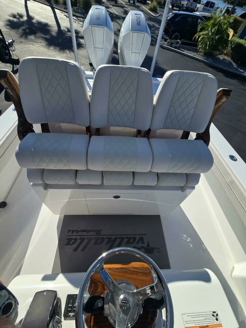2025 Valhalla Boatworks V-29 Hybrid - Image 9