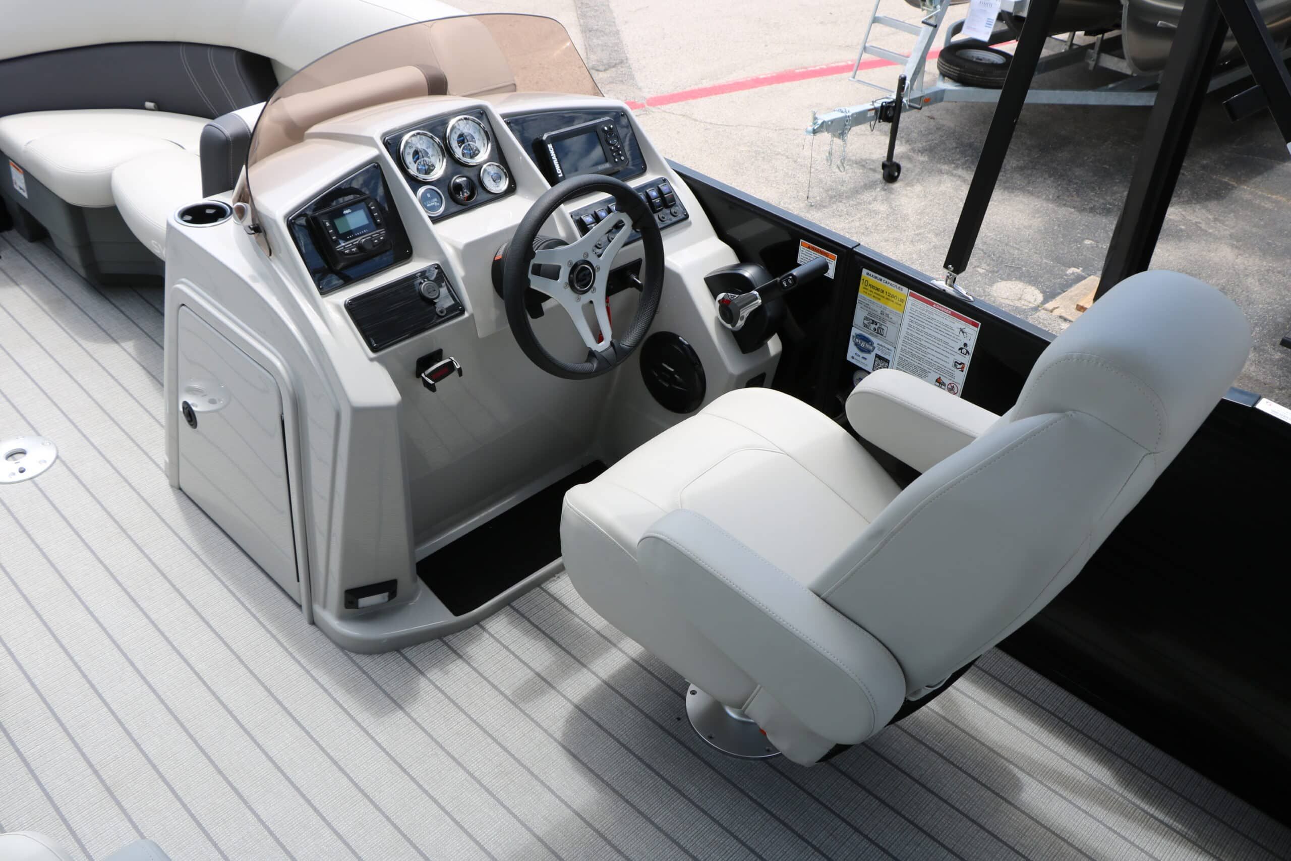 2026 Sylvan Mirage 820 CLZ DH Premium Pontoon Includes Custom Trailer - 39