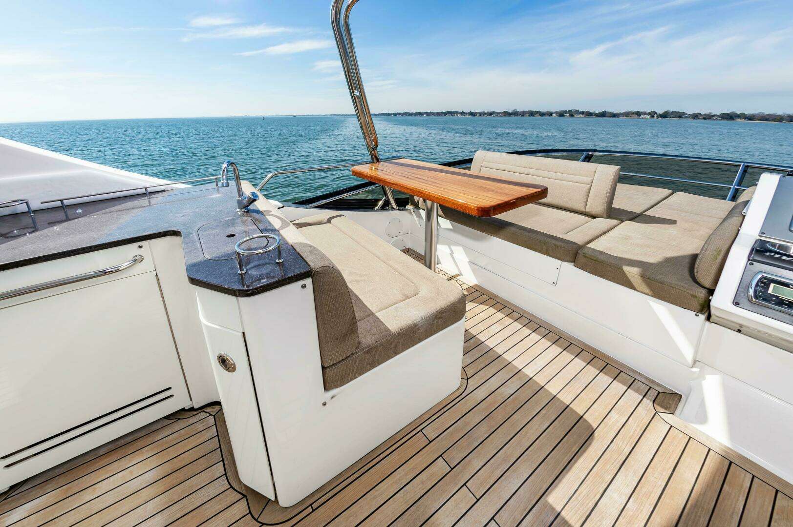 2015 Sea Ray 510 Fly - Image 17