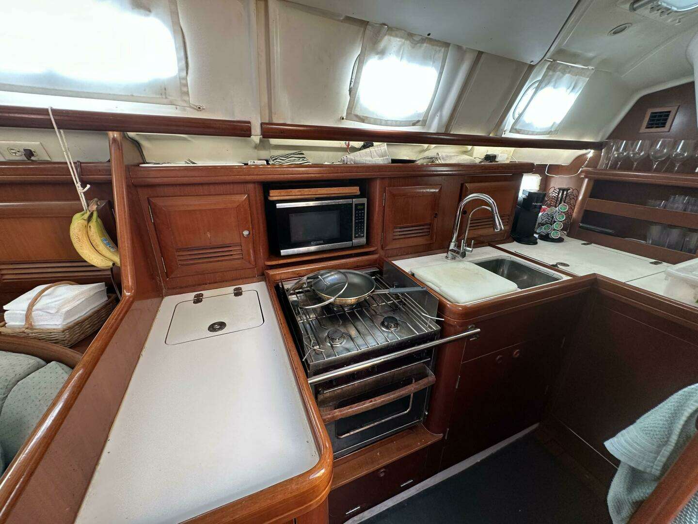2004 Beneteau 423 - Image 31