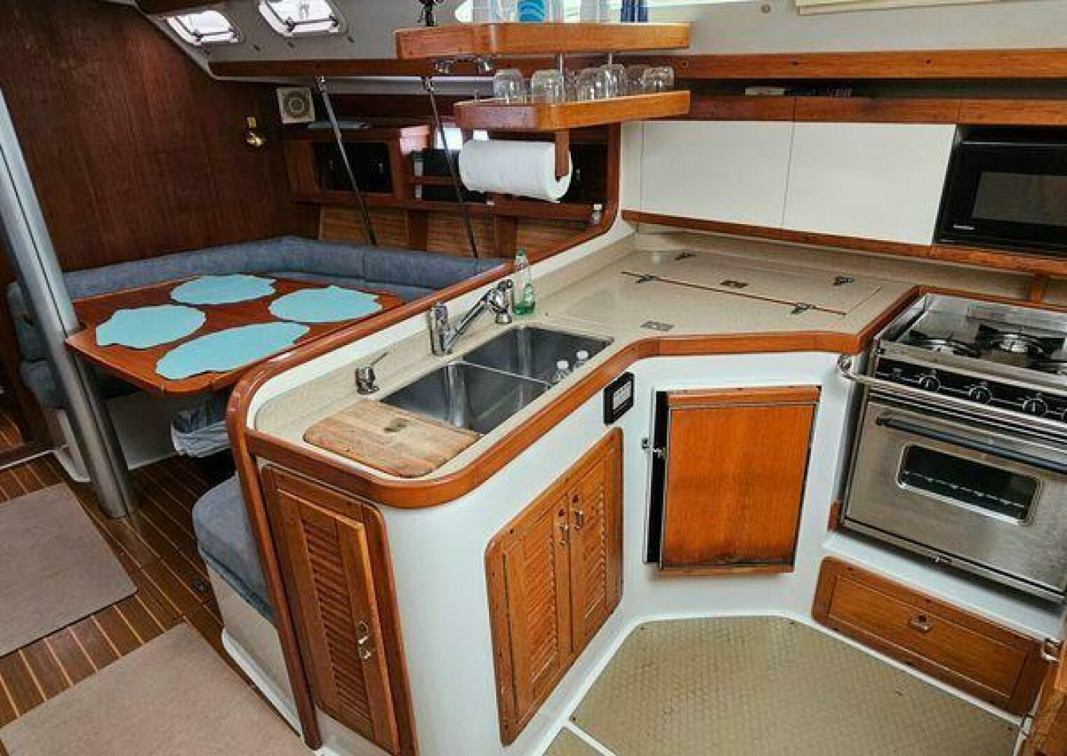 1995 Catalina 400 - Image 8