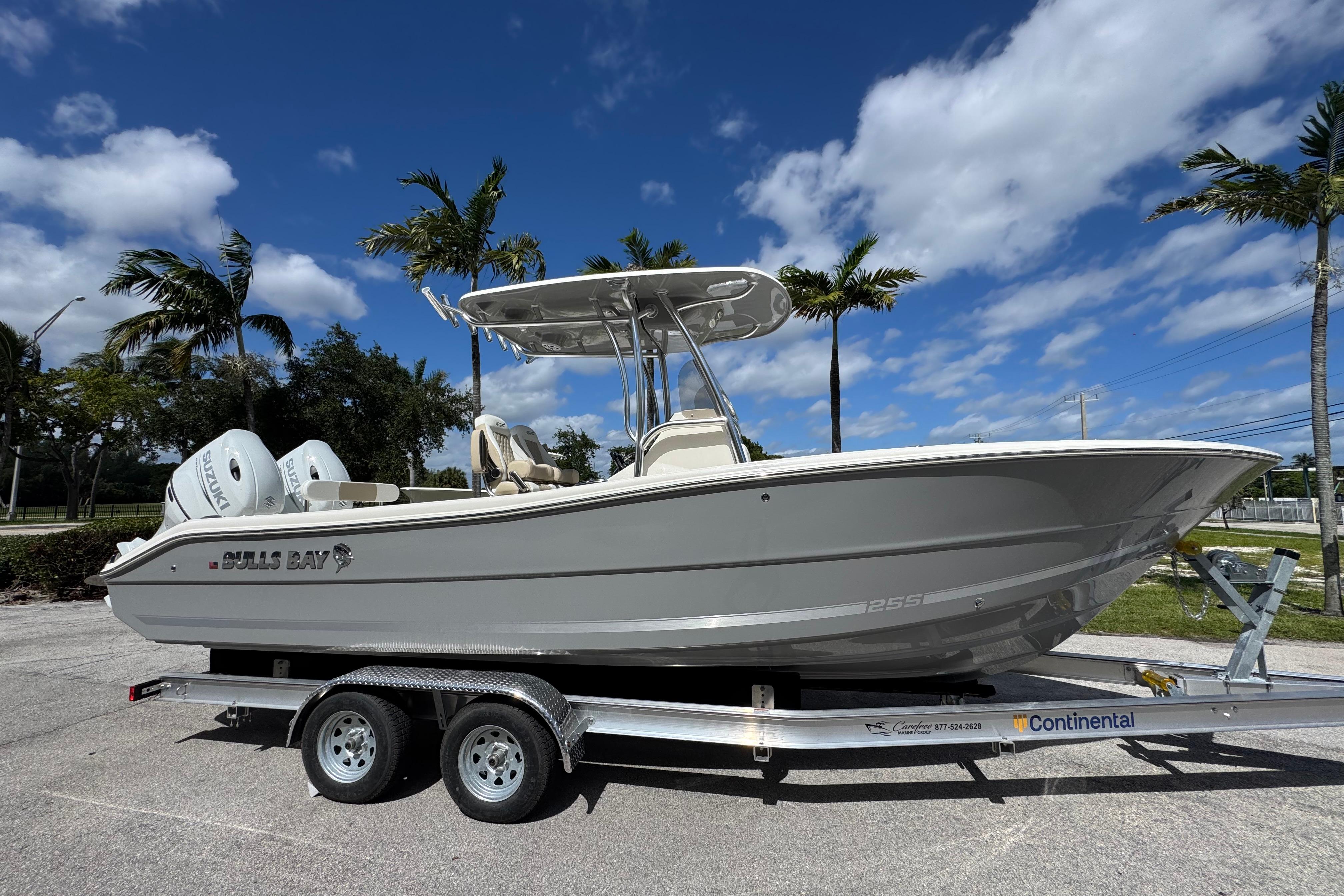 2026 Bulls Bay 255 Center Console
