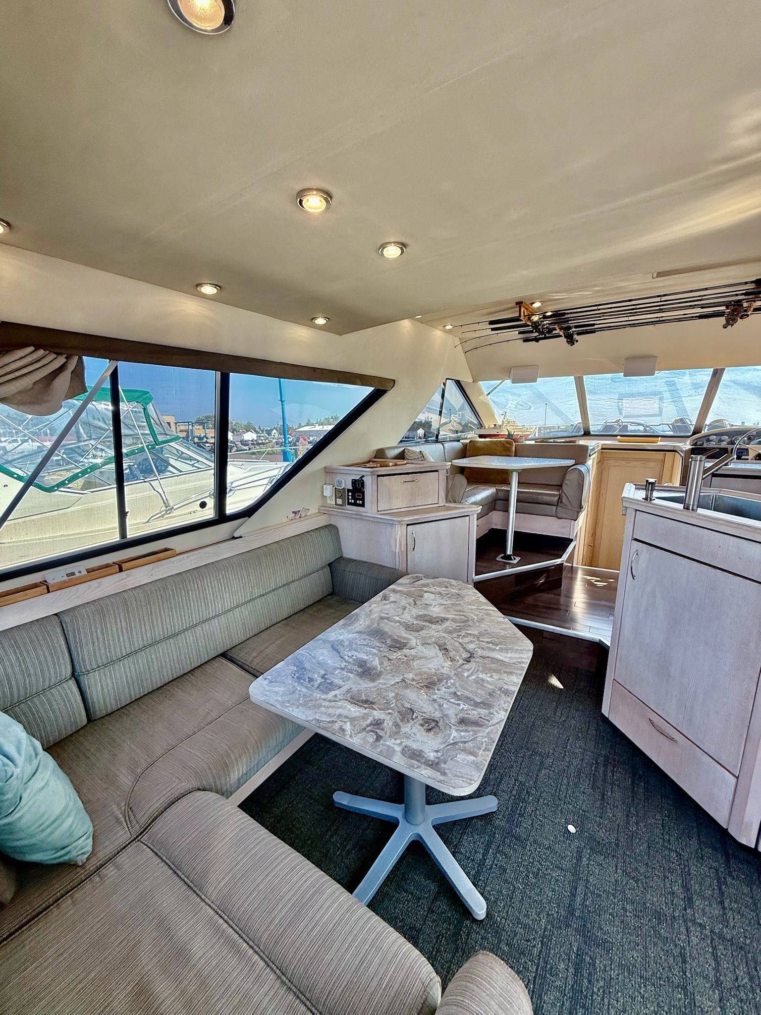 1996 Bayliner 3988 Motoryacht - 17