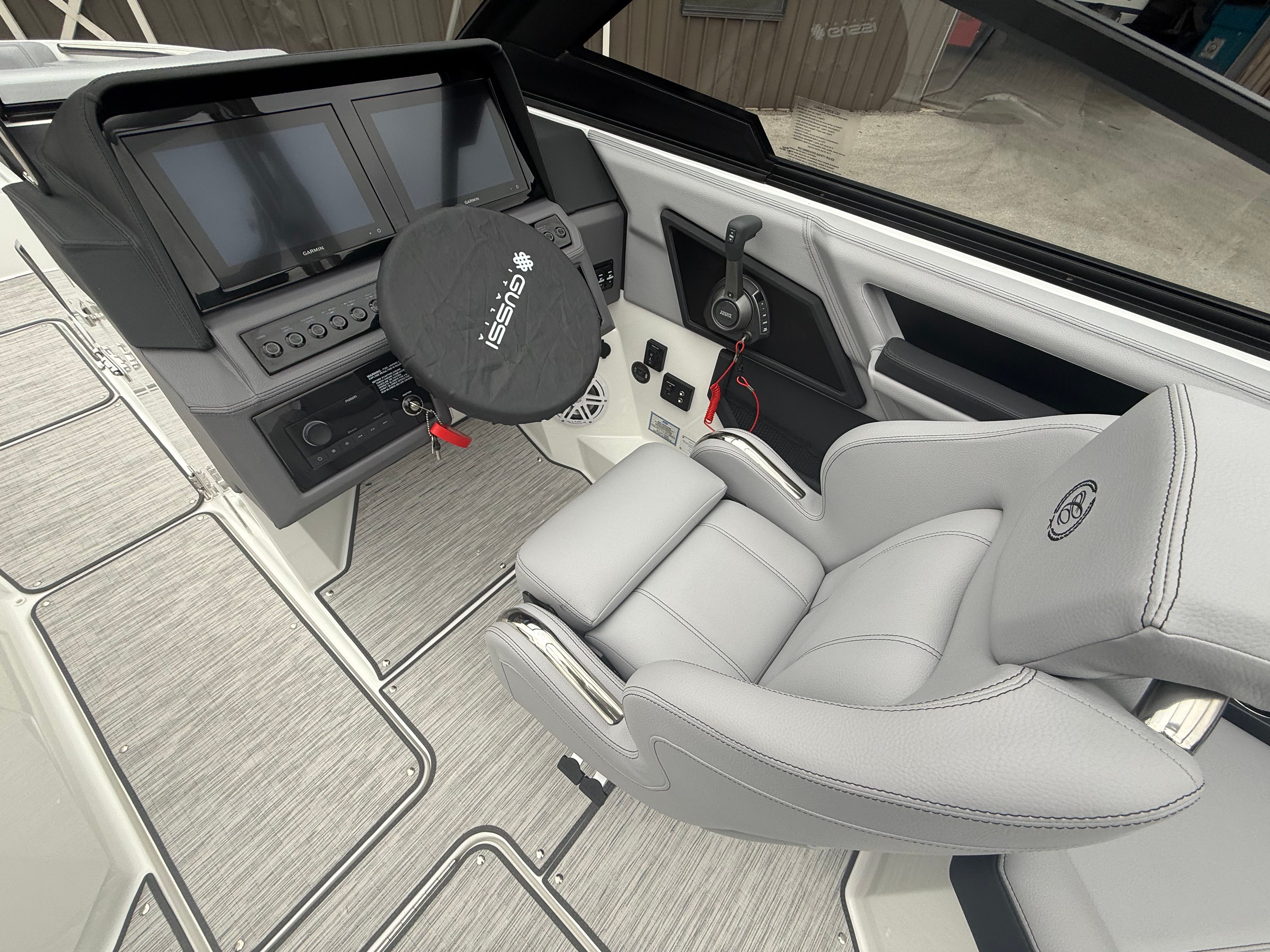 2026 Cobalt R8 Surf - 33
