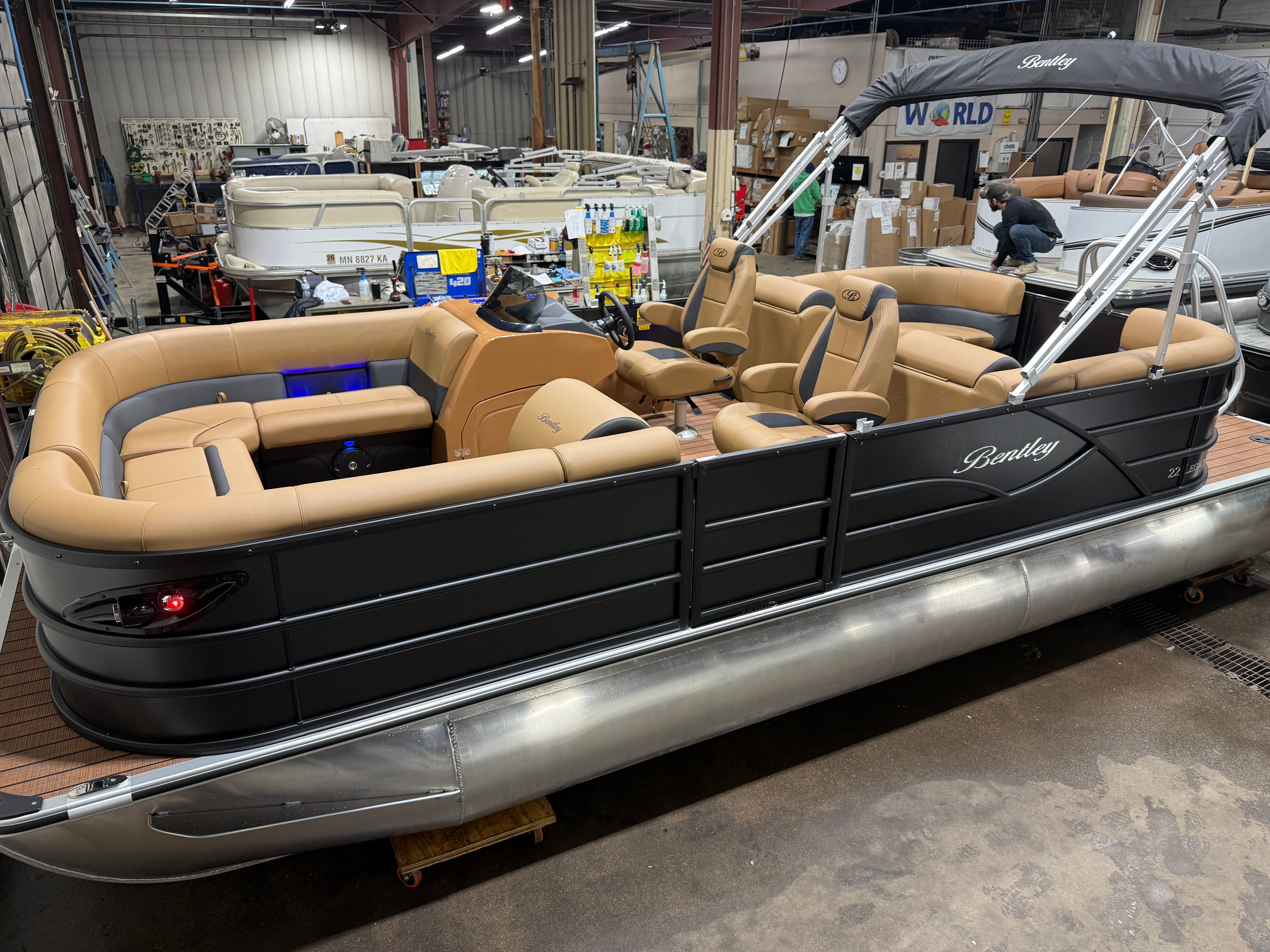2026 Bentley Pontoons Legacy 300HP 243 Navigator Quad Lounge Tritoon