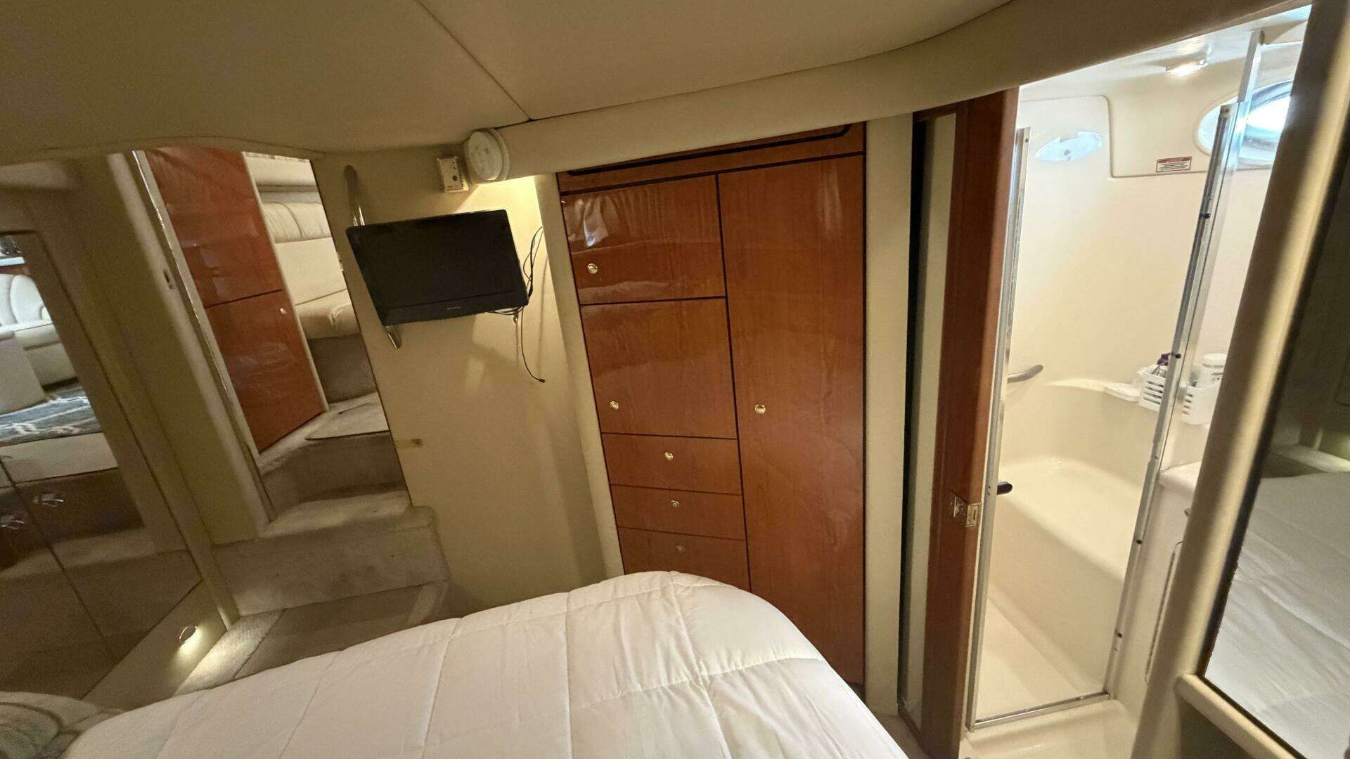 2000 Sea Ray 380 Aft Cabin - 36