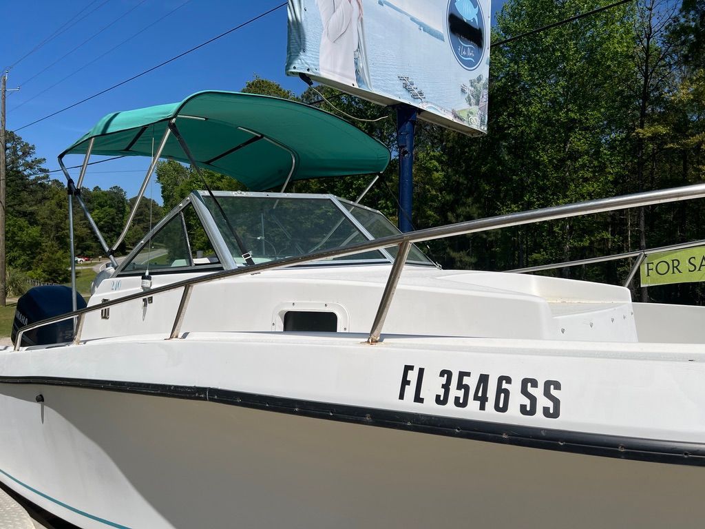 1996 Offshore Yachts Cuddy Cabin - 11