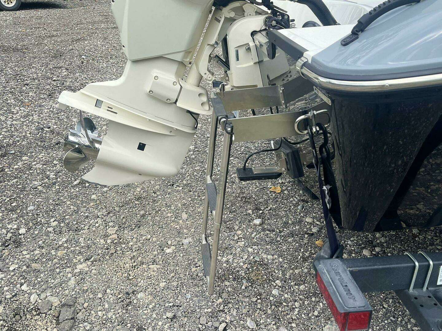 2018 Larson FX 1850 DC - Image 14