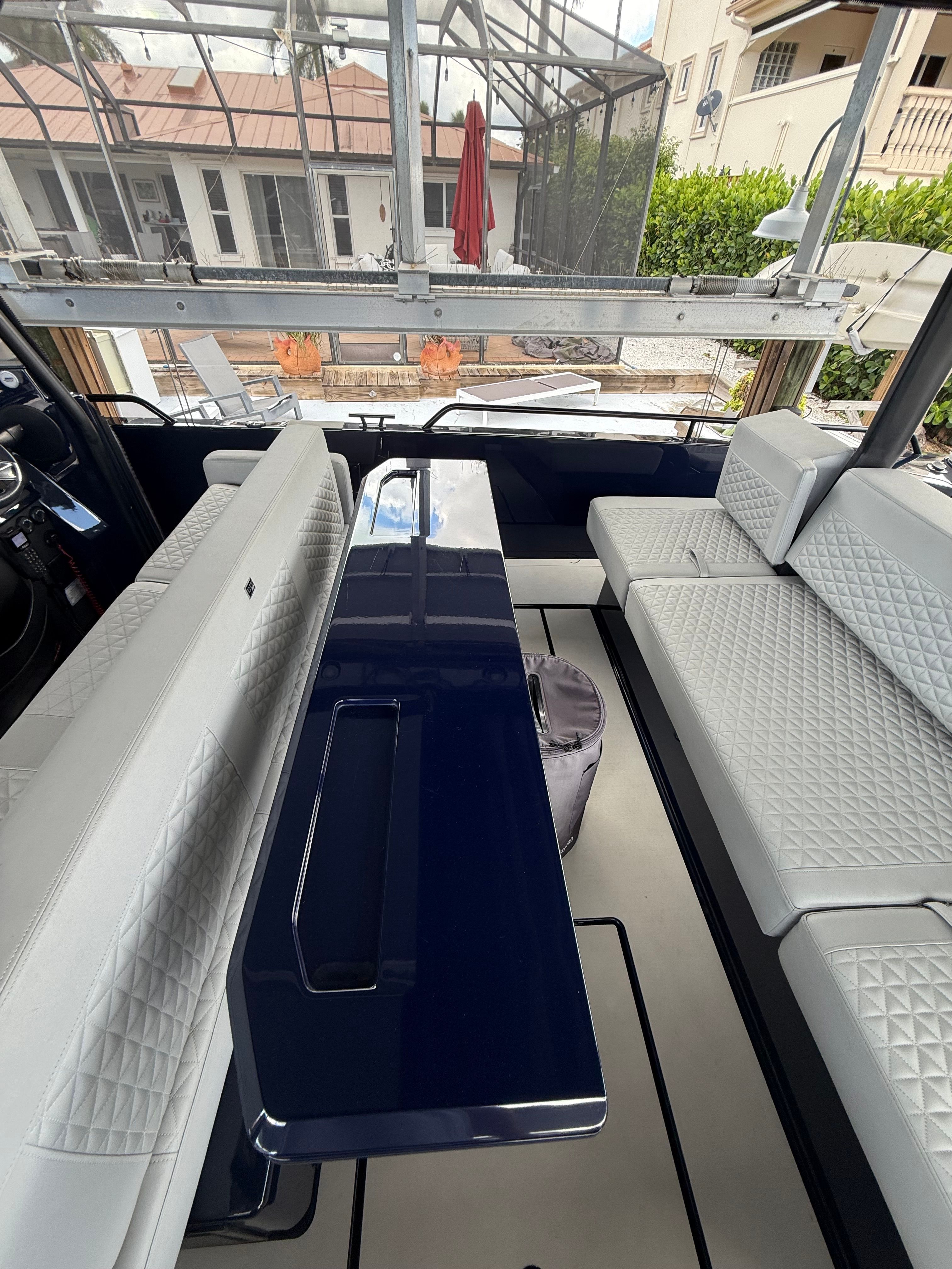 2023 Axopar Brabus Shadow 900 Sun-Top - 24