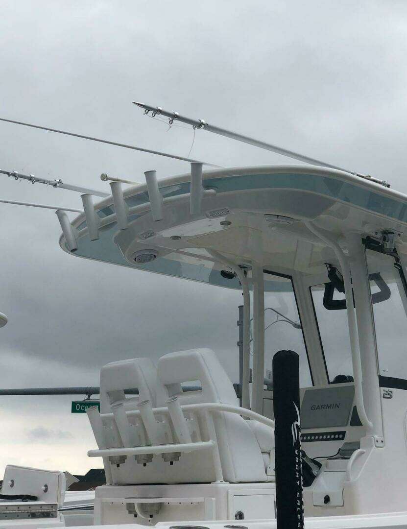 2020 Regulator 23'CC - Image 10
