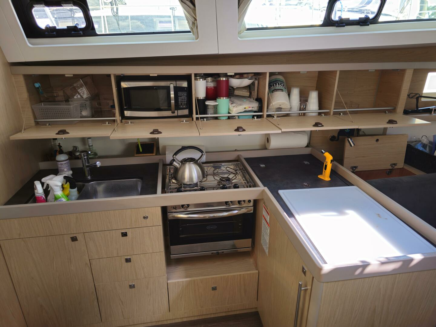 2017 Beneteau Oceanis 45 - Image 9