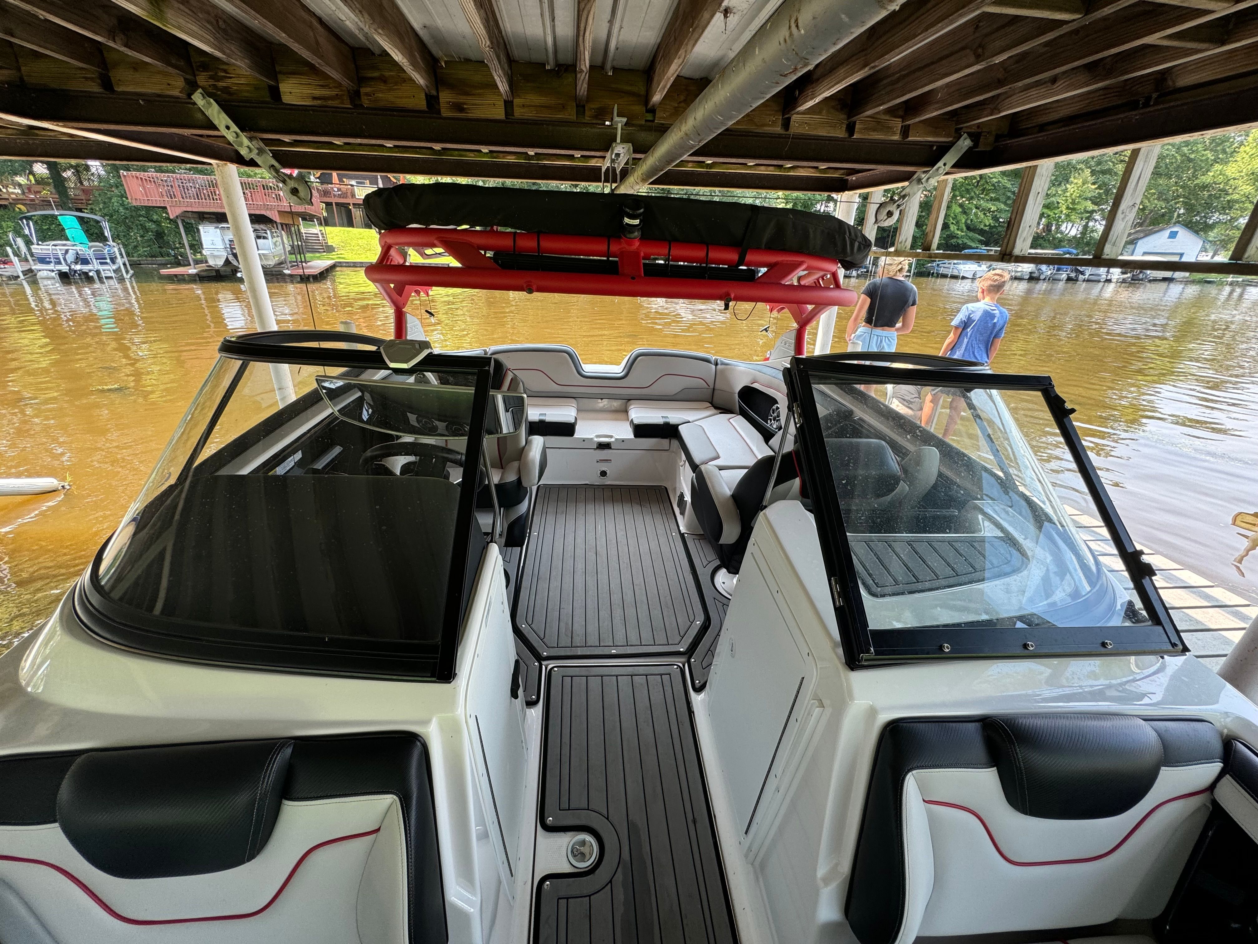 2018 Yamaha Boats 212X - 9