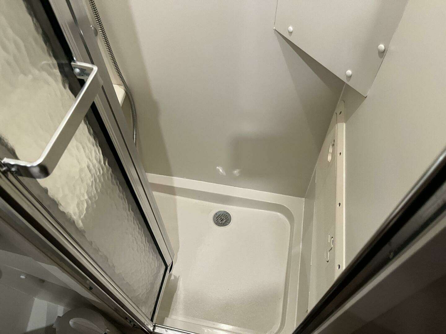 1995 Carver 440 Aft Cabin - Image 30