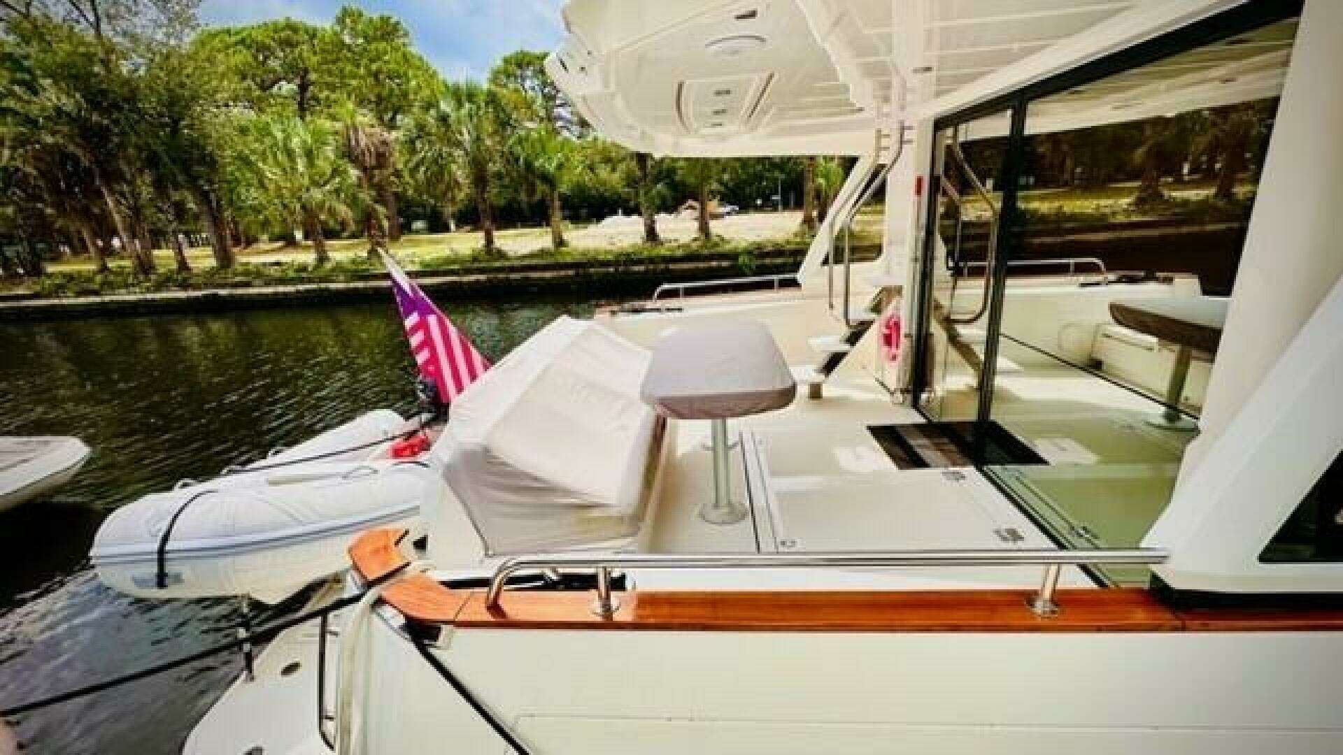 2022 Greenline 48 Diesel Flybridge with Hardtop - Image 3