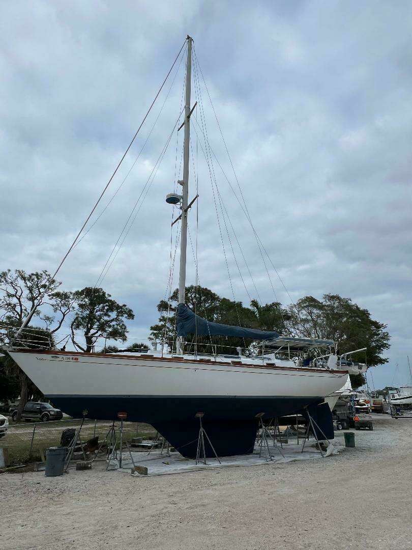 1980 Cheoy Lee Aft Cockpit - Image 13