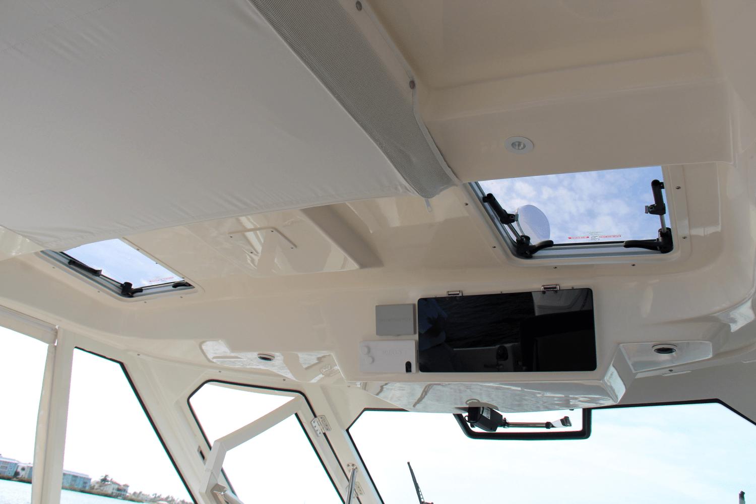 2025 Boston Whaler 380 Realm - 41