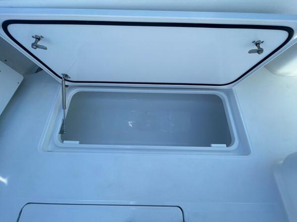 2026 Mag Bay 43 Center Console - 89