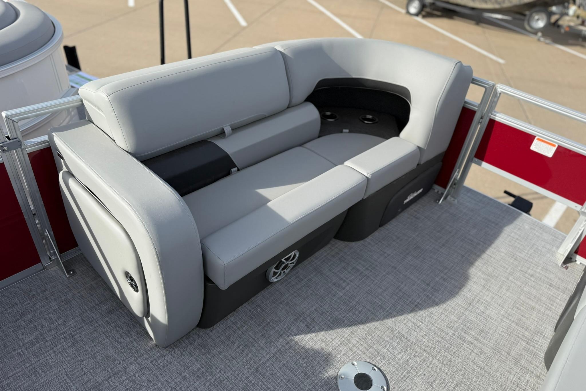 2026 Sun Tracker SportFish 22 DLX