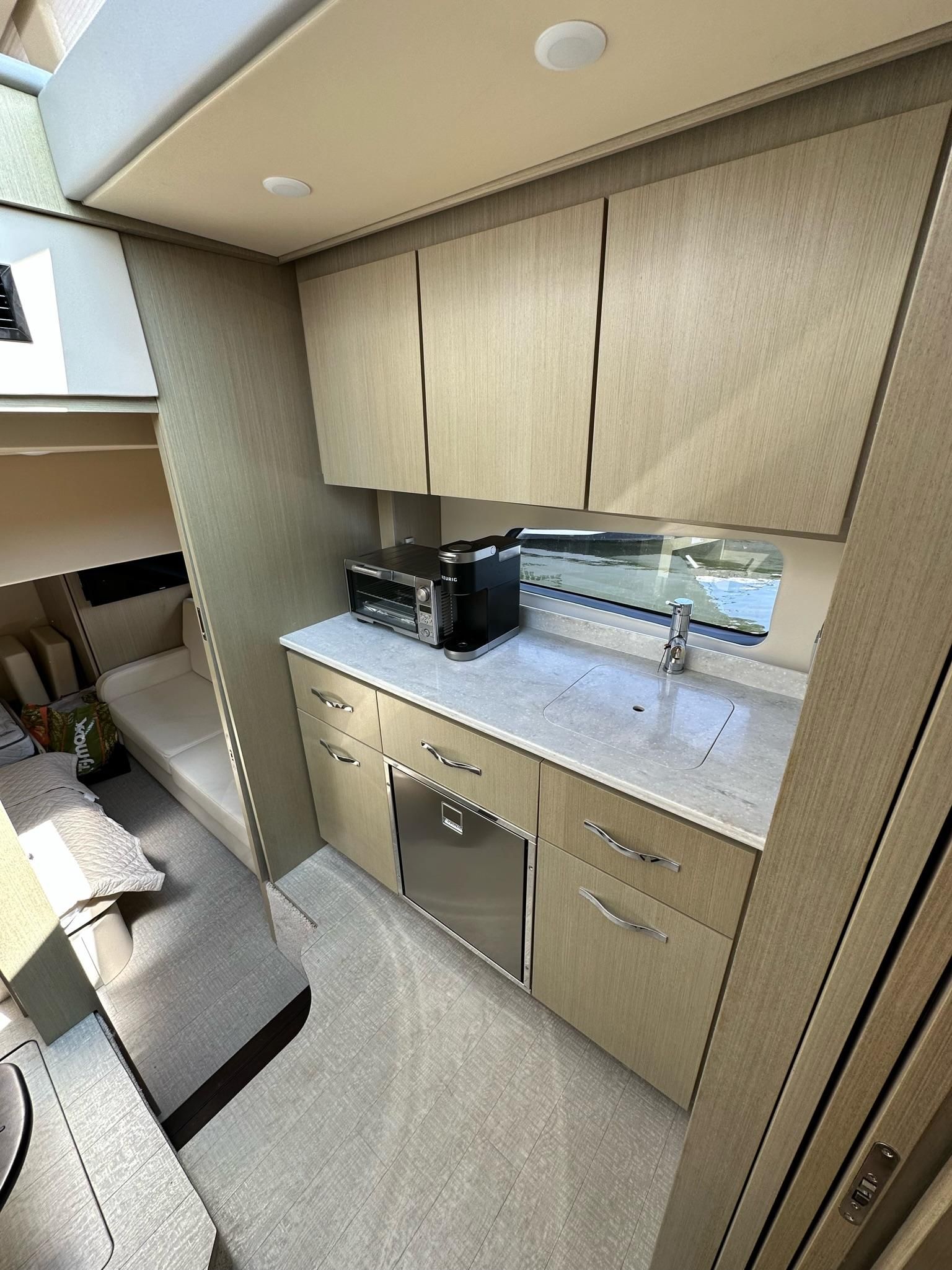 2021 Regal 42 Grande Coupe - 8
