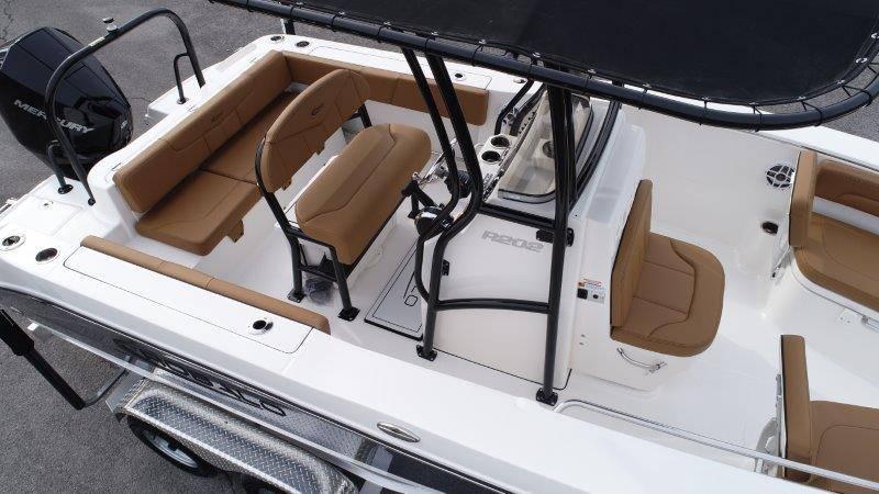 2025 Robalo R202 Explorer - 21