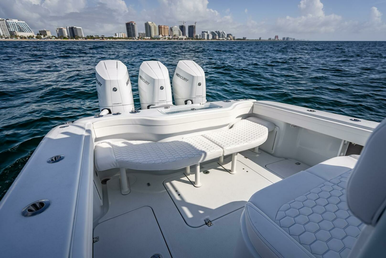 2025 Yellowfin 34 Offshore - Image 25