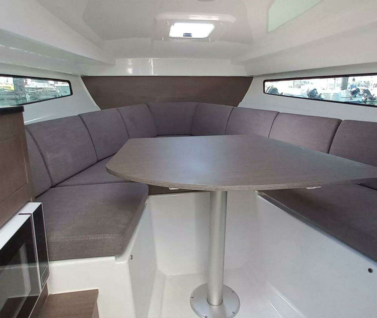 2026 Beneteau Flyer 8 SUNdeck - Image 3