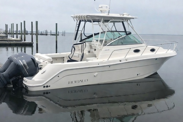 2018 Robalo 305