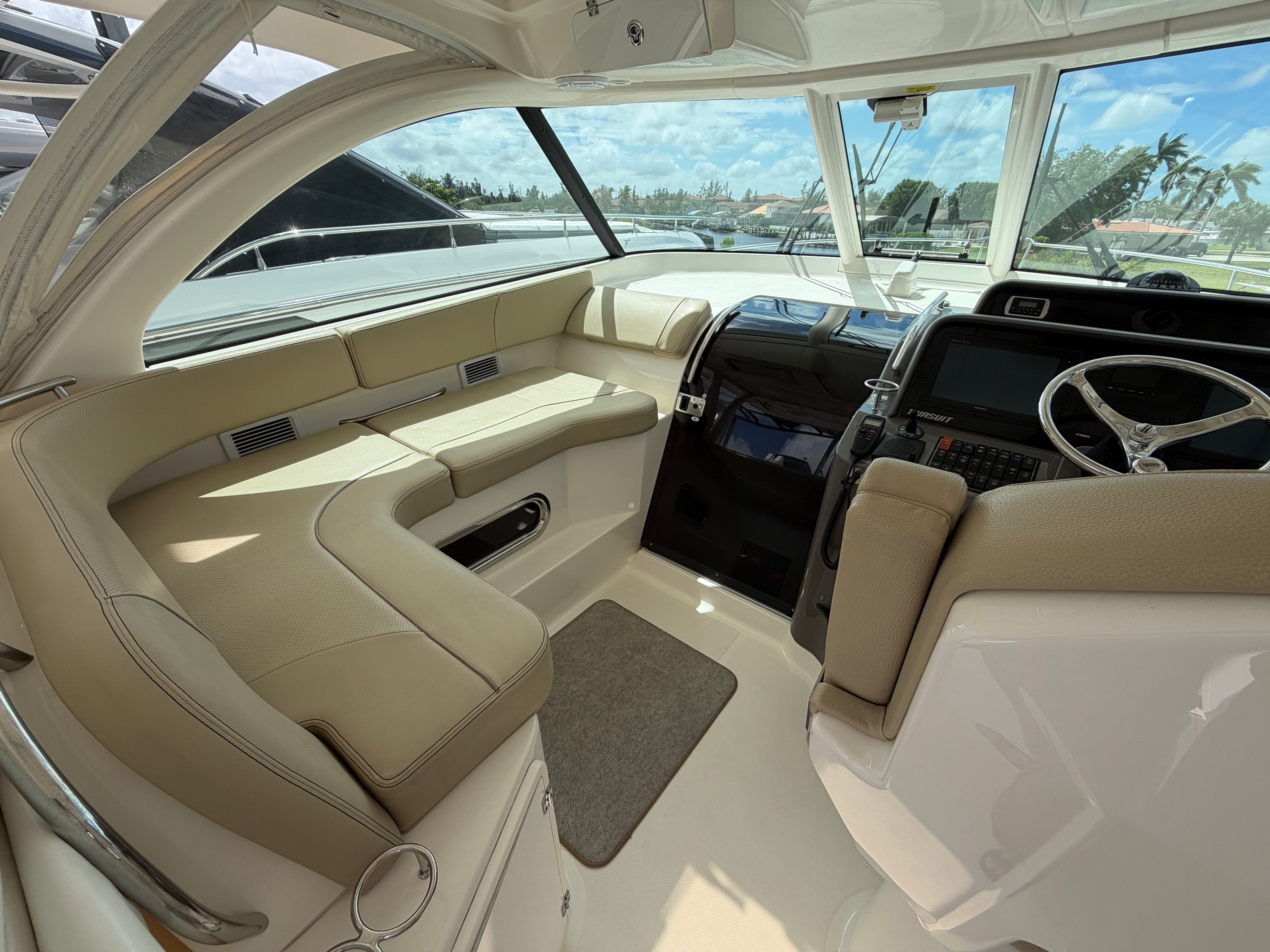 2017 Pursuit OS 385 Offshore - 33
