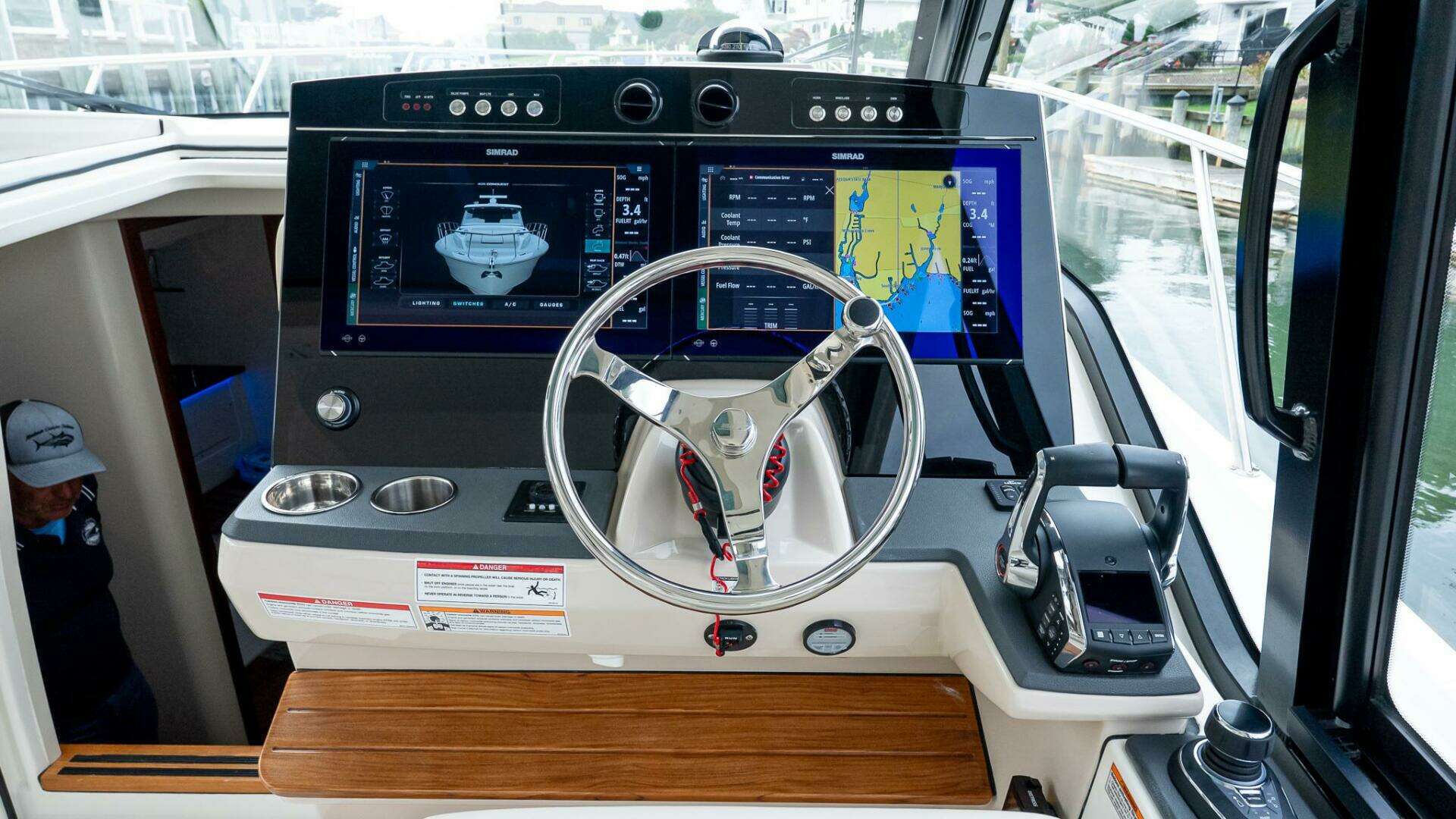 2024 Boston Whaler 405 Conquest - Image 42