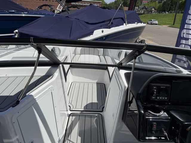 2026 Yamaha Boats 195S - 28