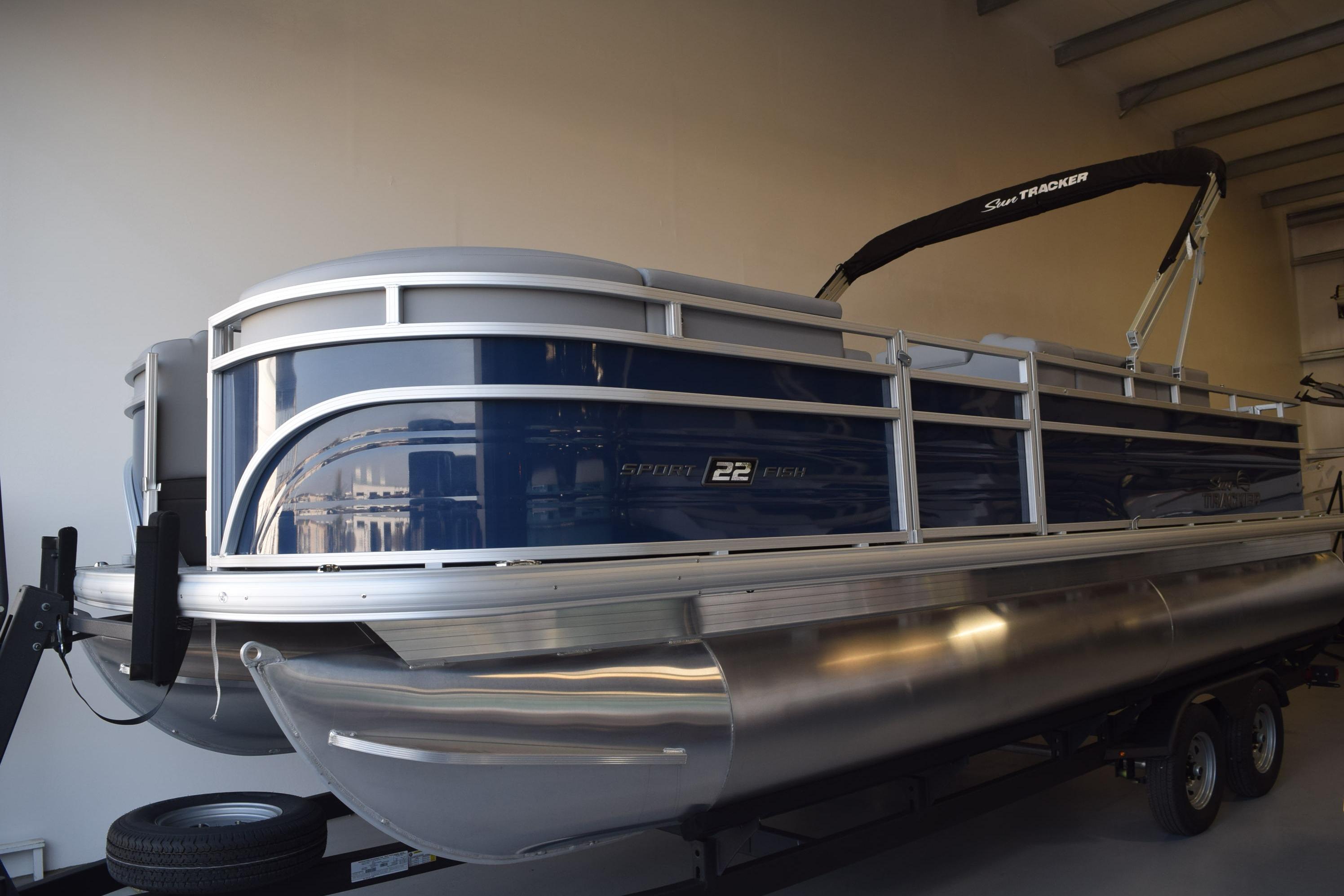 2026 Sun Tracker SportFish 22 DLX