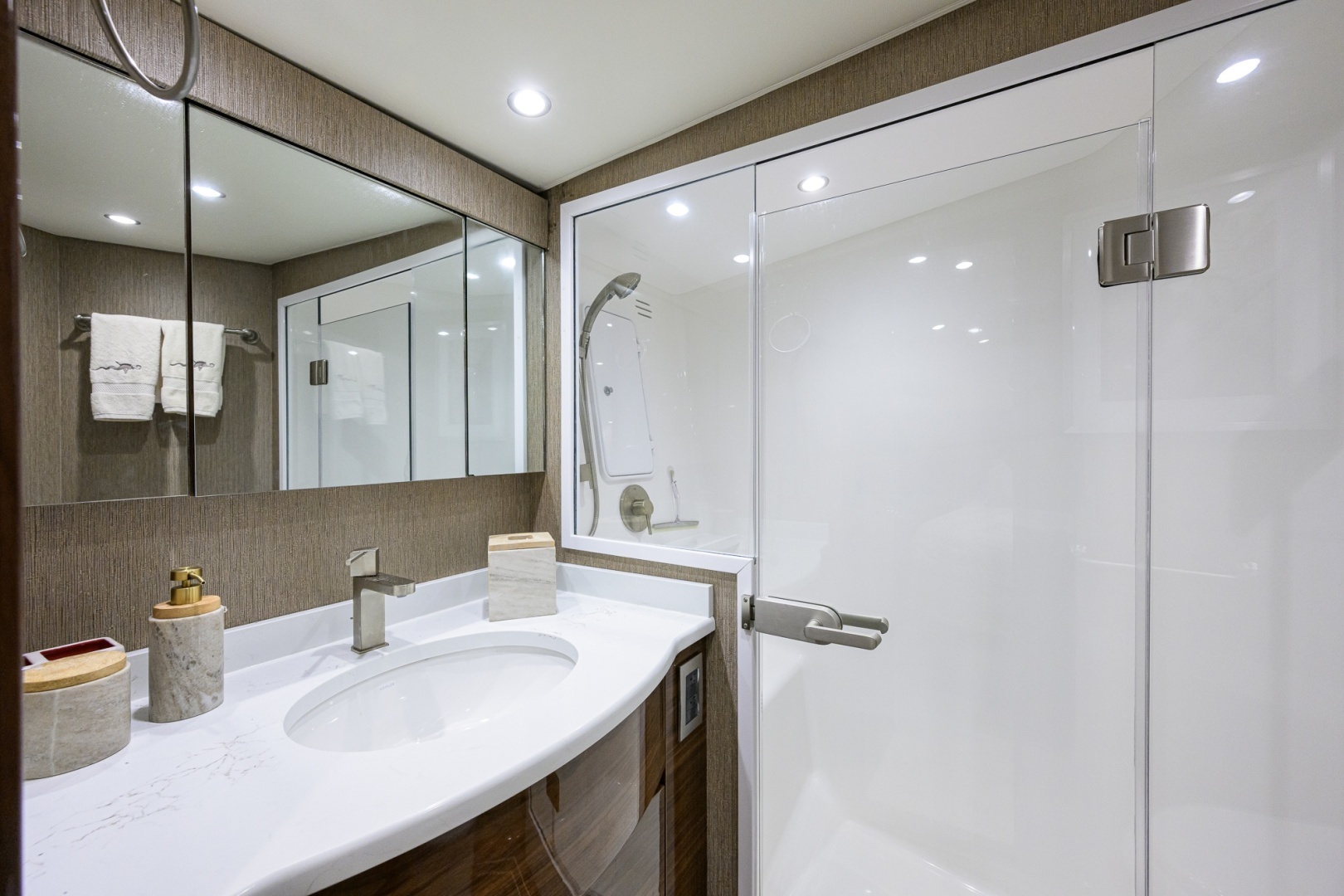 2024 Viking 54 Convertible - Image 16
