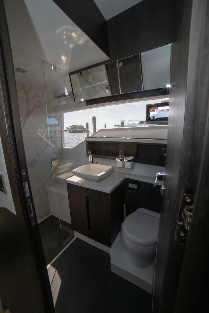 2024 Galeon 510 SKY - Image 36