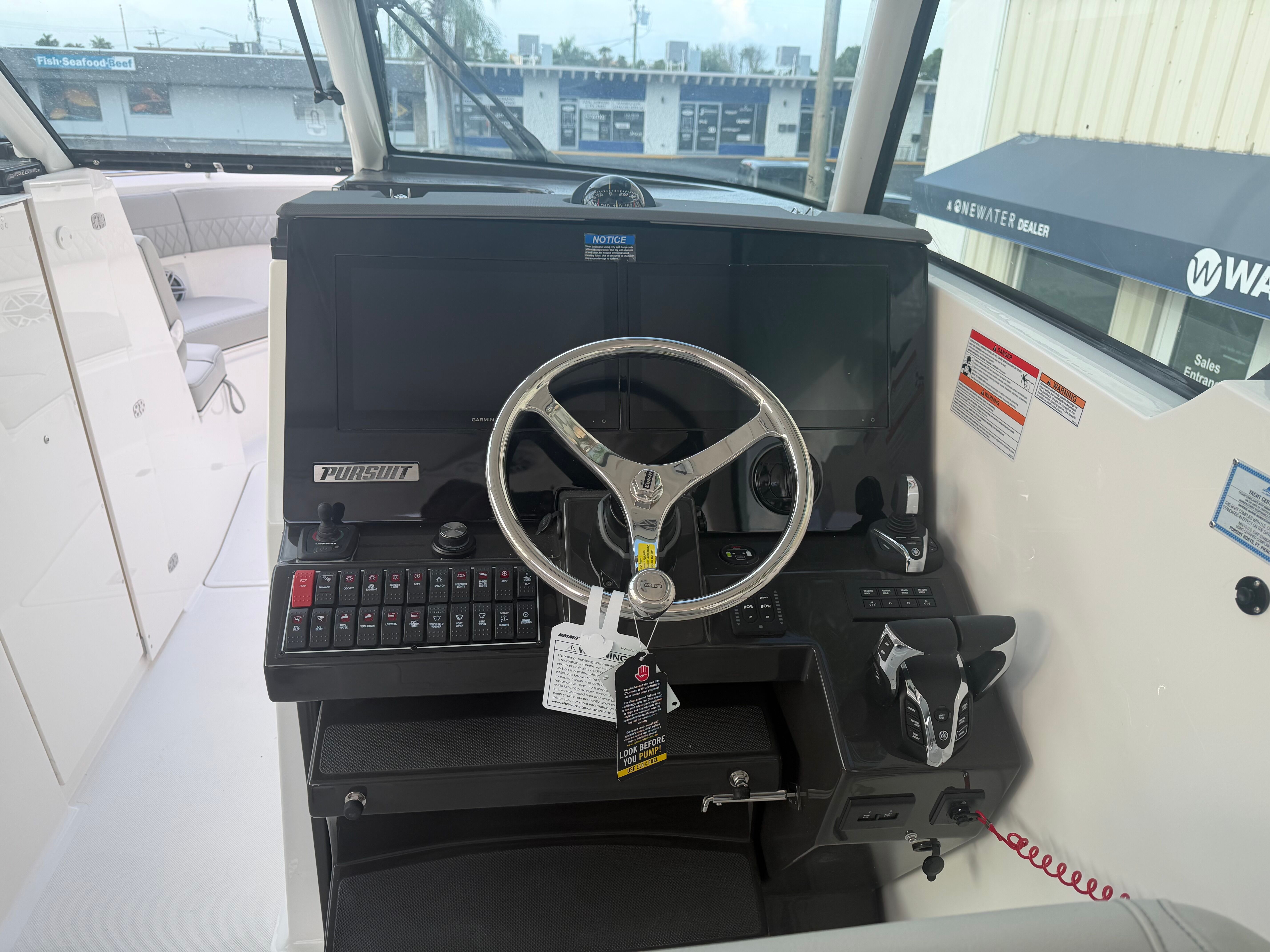 2027 PURSUIT 326 DC - Image 2