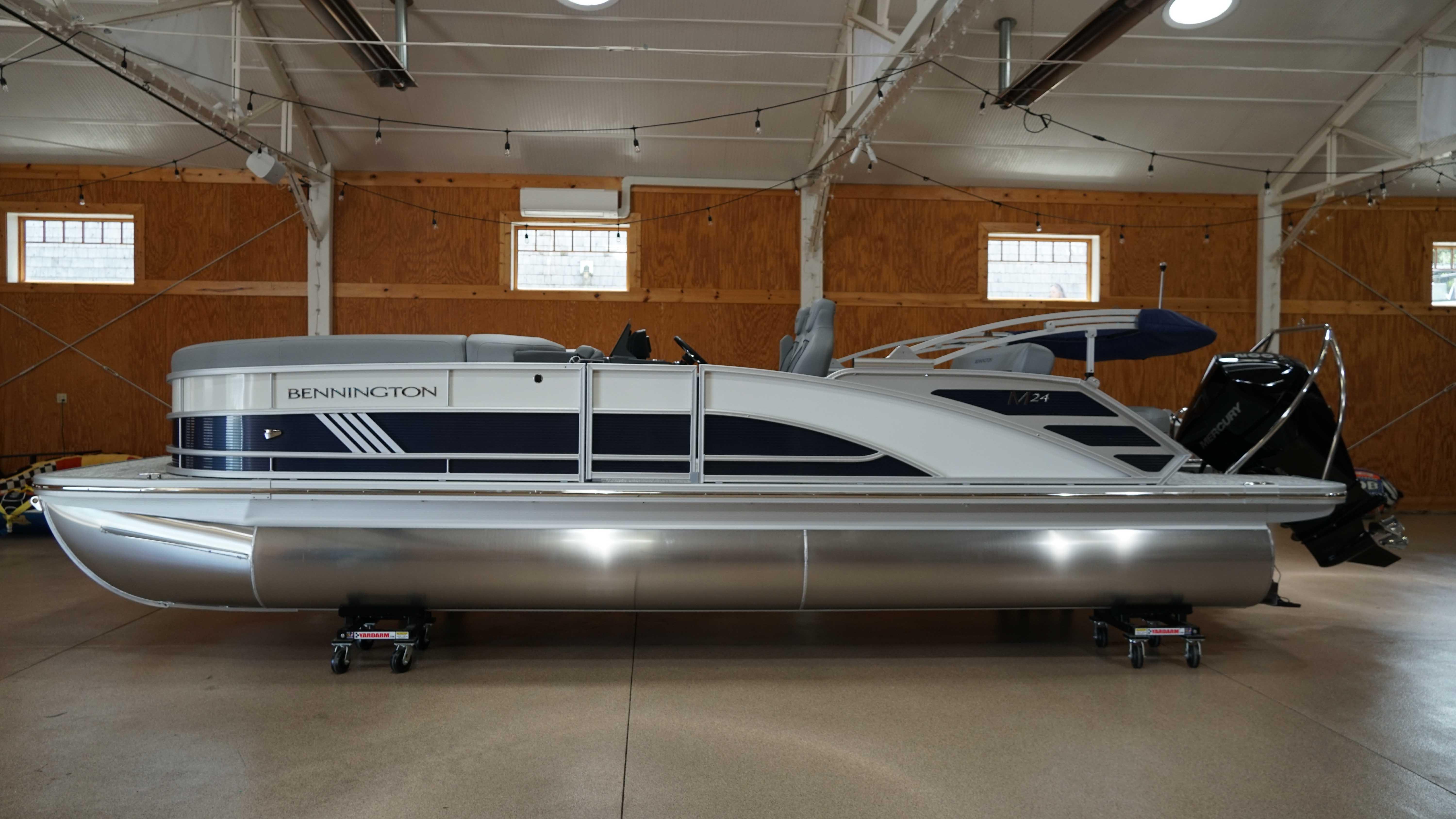 2025 Bennington 24MSB