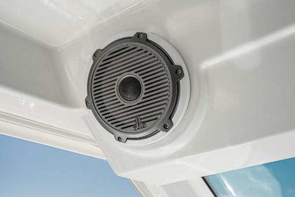 2020 Boston Whaler 345 Conquest - 9